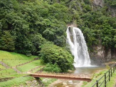 Hisetsu Falls