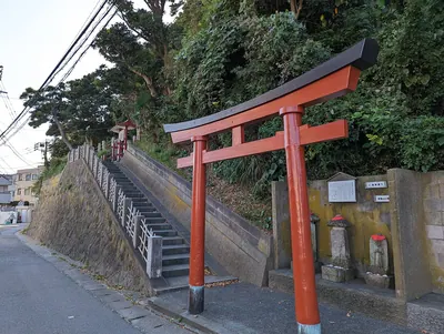 Shinjuku Inari Shrine