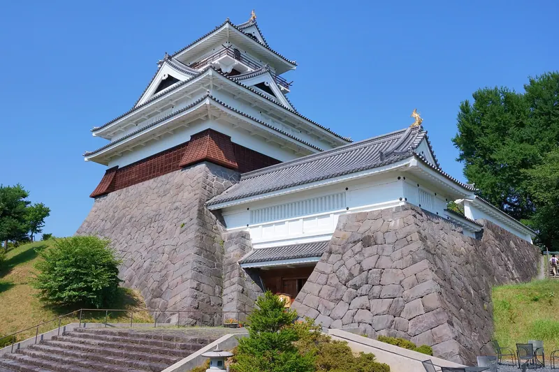 Kaminoyama Castle