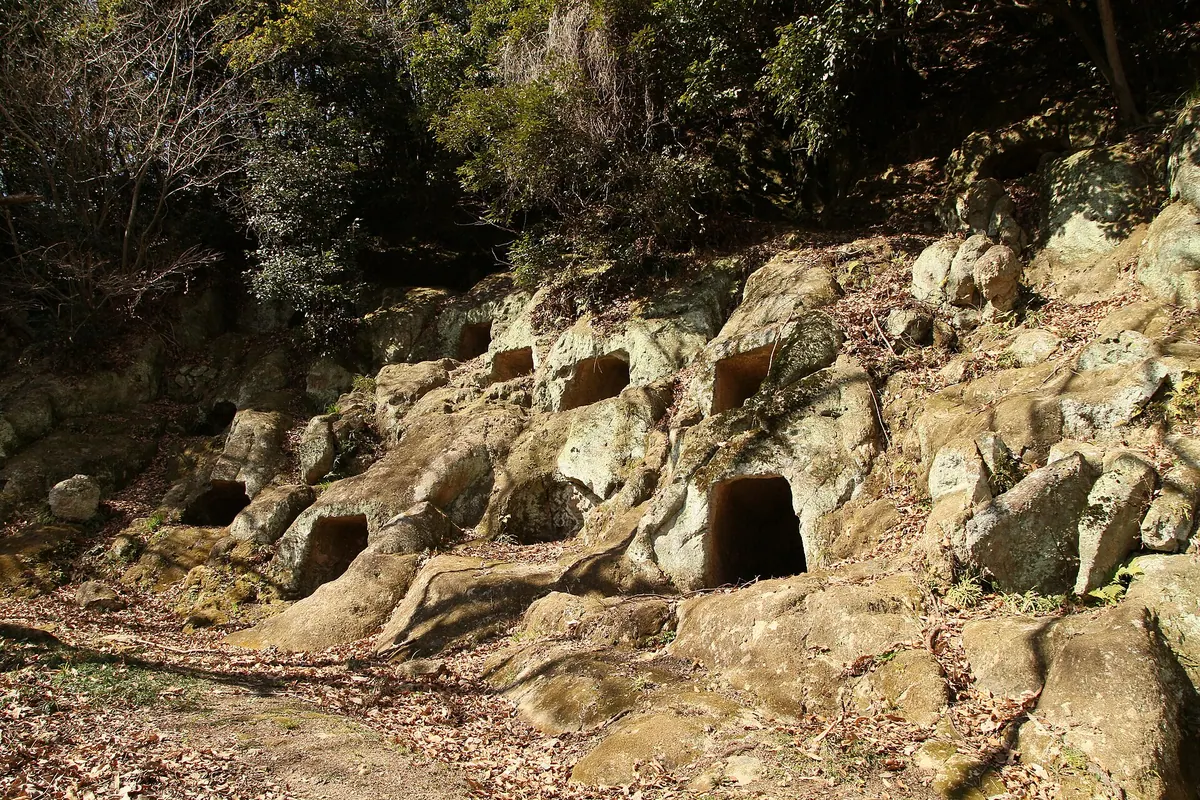 Kitaema Cave Tombs