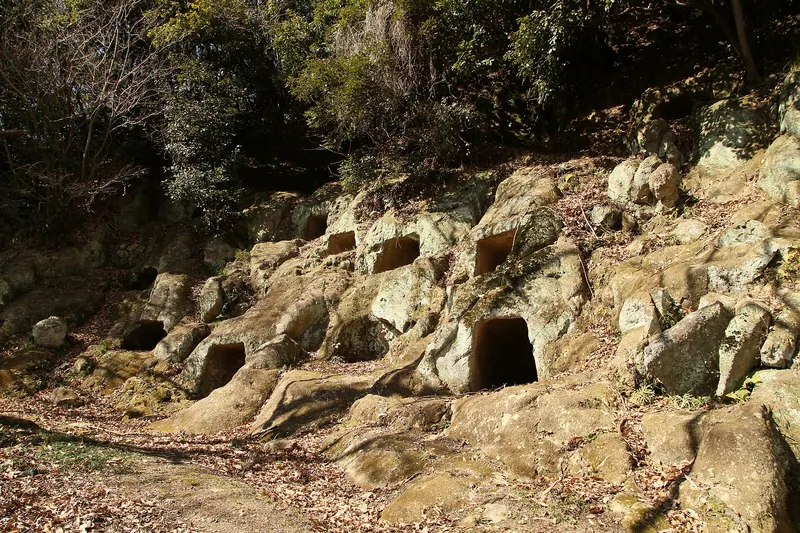 Kitaema Cave Tombs
