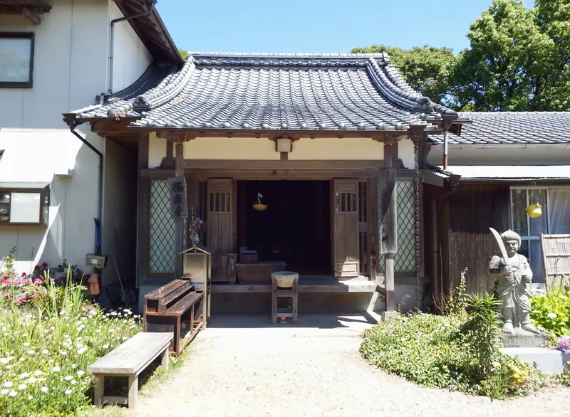 Gokuraku-ji Temple