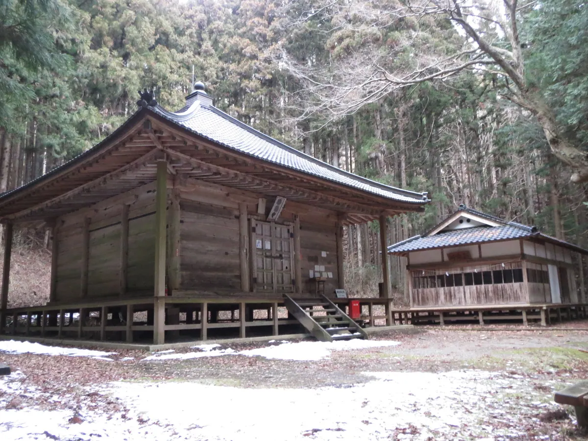 Kura hasama-kannon Temple