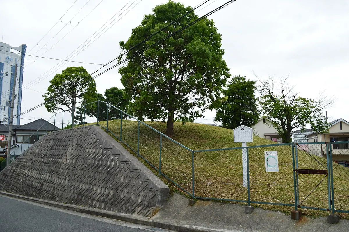 Nusazuka Burial Mound